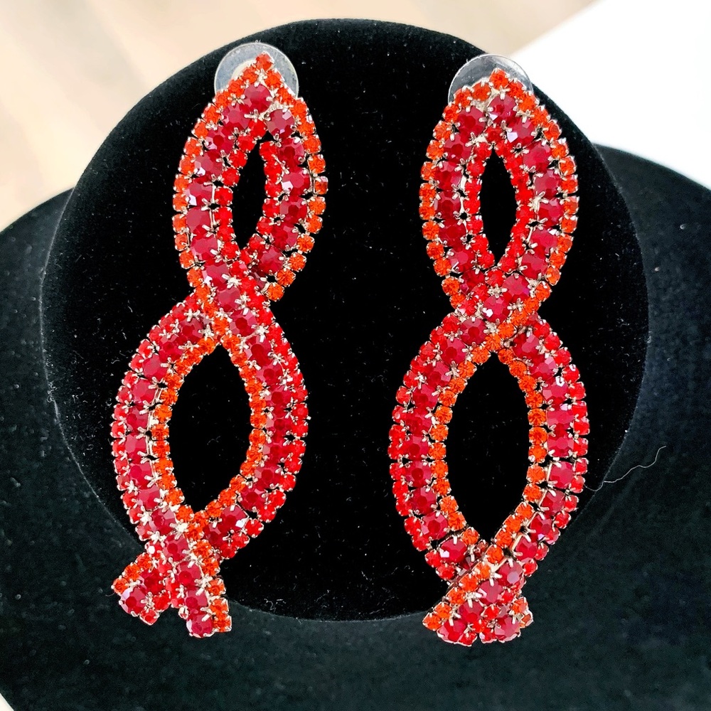 💎 Vintage Rhodium Plated Faux-Ruby Twist Pendant Earrings